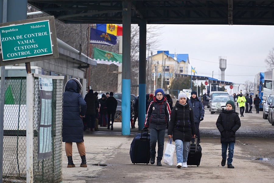 Updated displacement survey: Ukrainian refugees and third-country nationals